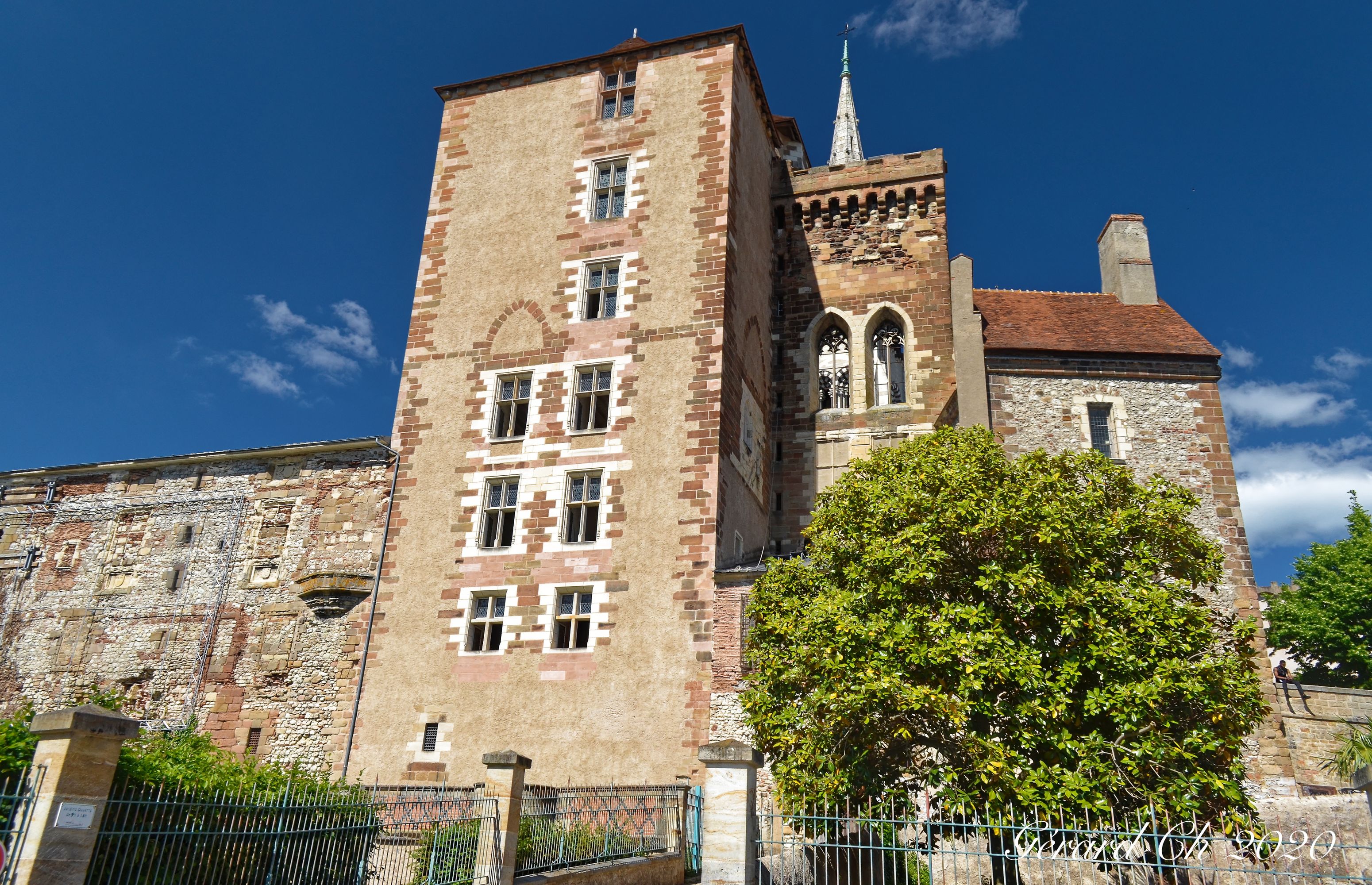 Château ducal la "Mal Coiffée" à Moulins