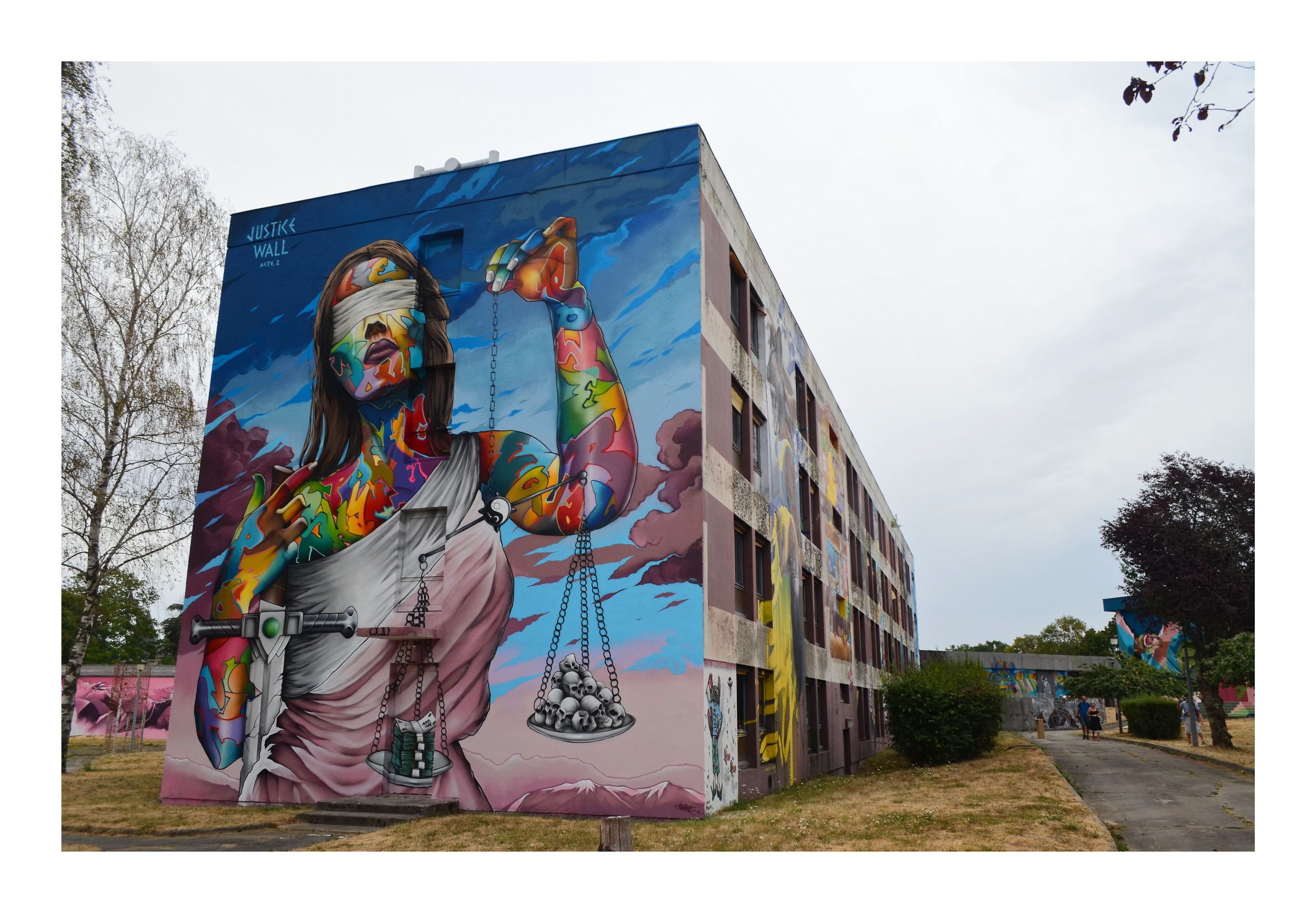 Justice Wall II by Snake - Street Art City - Lury-Lévis - Allier