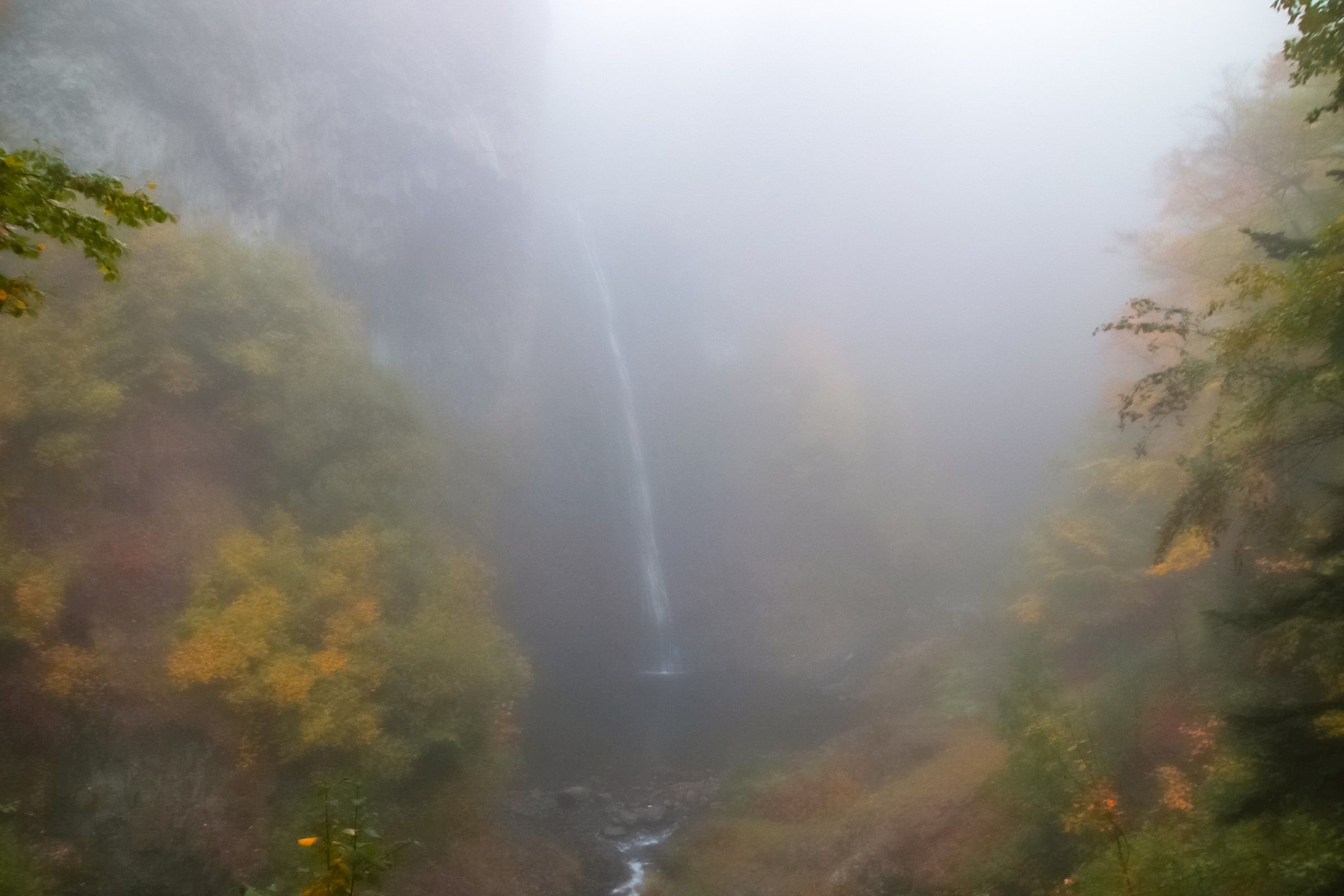 Cascade du Ray-Pic dans le brouillard